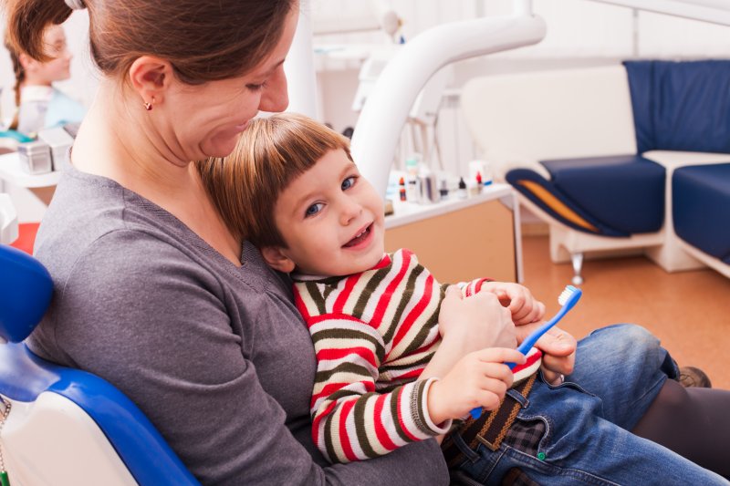 mother with child at dental visit